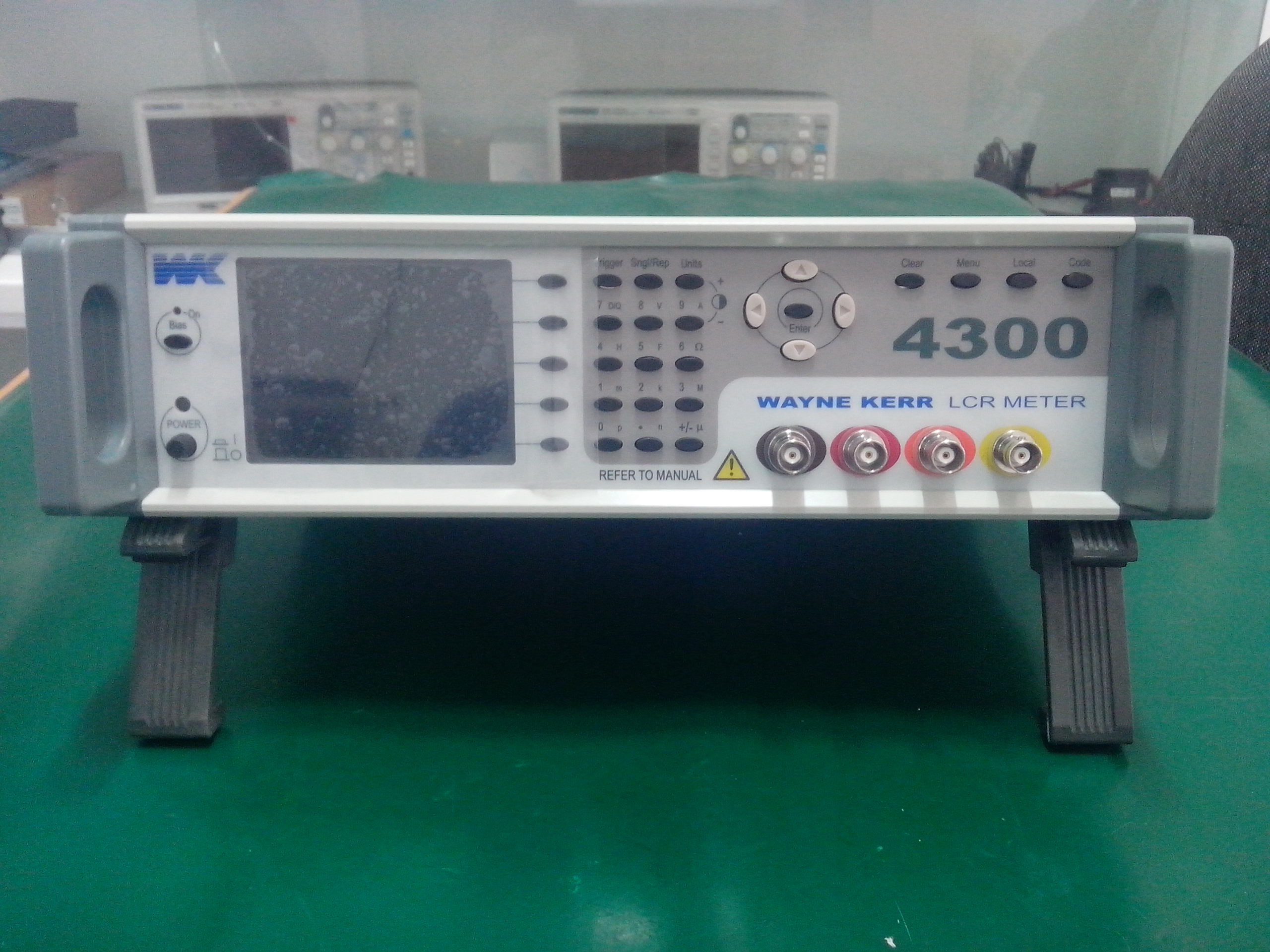 Máy phân tích trở kháng Wayne Kerr 4300 Series