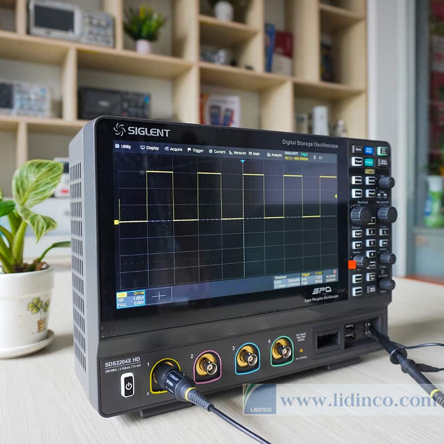Máy hiện sóng số Siglent SDS2204X HD 200MHz 